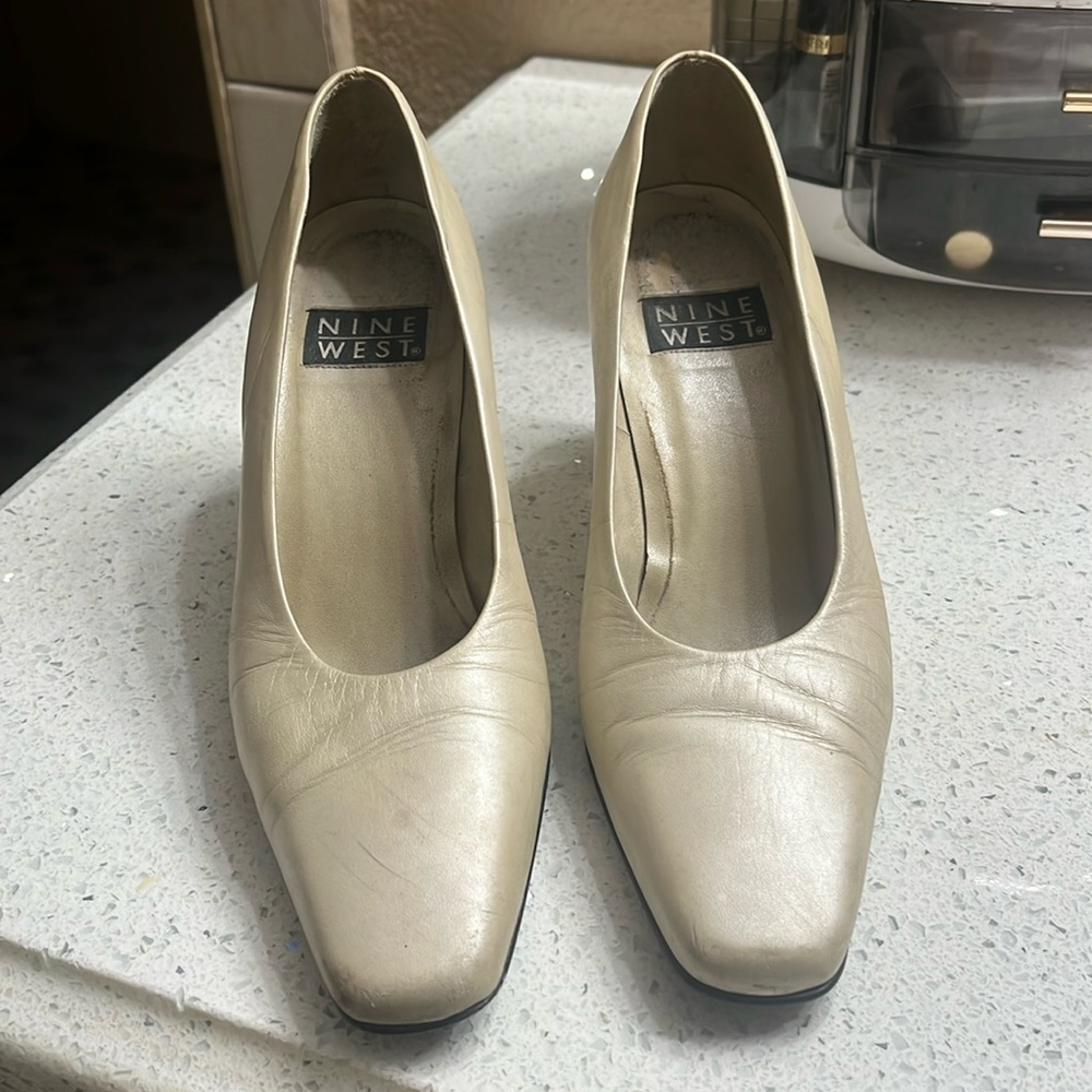 NUDE HEELS